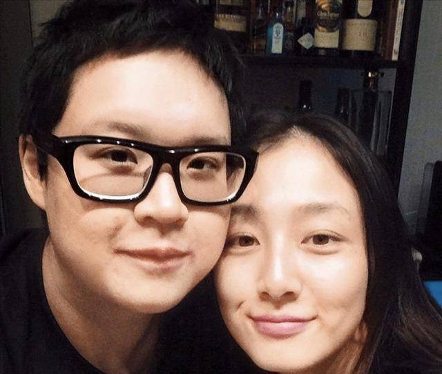 恬妞:两次离婚,65岁仍单身,女儿打扮男性化,为护母成同性恋_叶聪豪