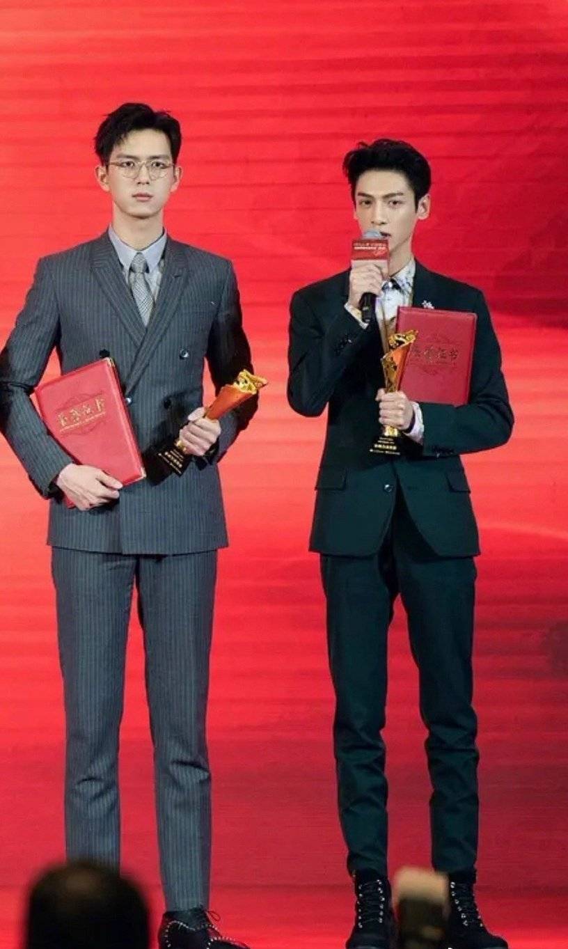 陈飞宇和李现身高对比图片