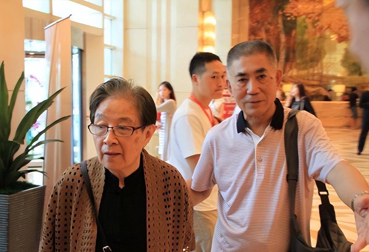 音乐教母谷建芬:将刘欢,那英培养成才,晚年丧夫丧女独守老宅_邢波