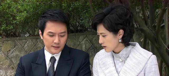 隋俊波在里面饰演罗美芳,她是一个精明能干的女人她深爱着郑世贤,但是