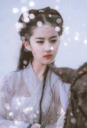 在刘亦菲的影视生涯中,塑造过许许多多的角色,出演过许许多多的作品.