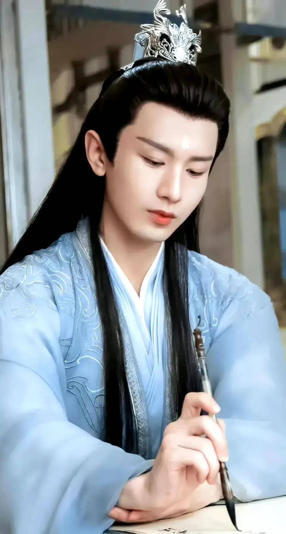 王陆陈晓 代表作《梦华录 》《云襄传》出圈角色:顾千帆 云襄张彬彬