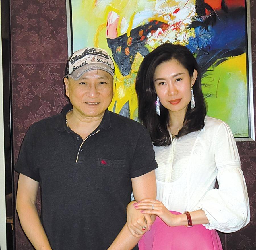 文静一直在中间调和他们的关系,汤镇业也明确自己的态度,对岳父岳母