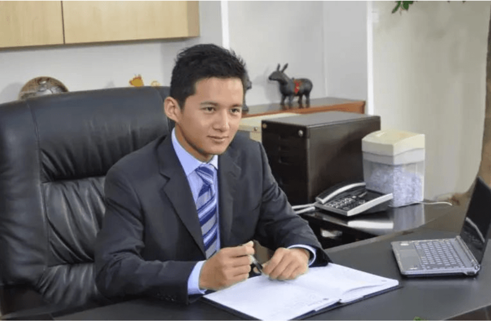 按阳谷华泰38亿元左右的市值,父子俩的财富超过10亿元.