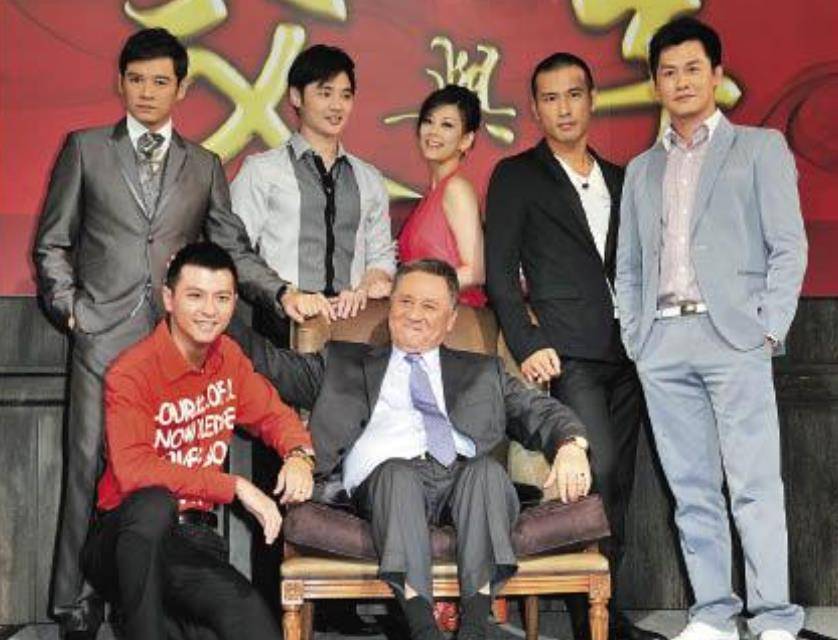 宗华拍摄电视剧《父与子》期间,认了5位演员当干子女,分别是沈世朋,方