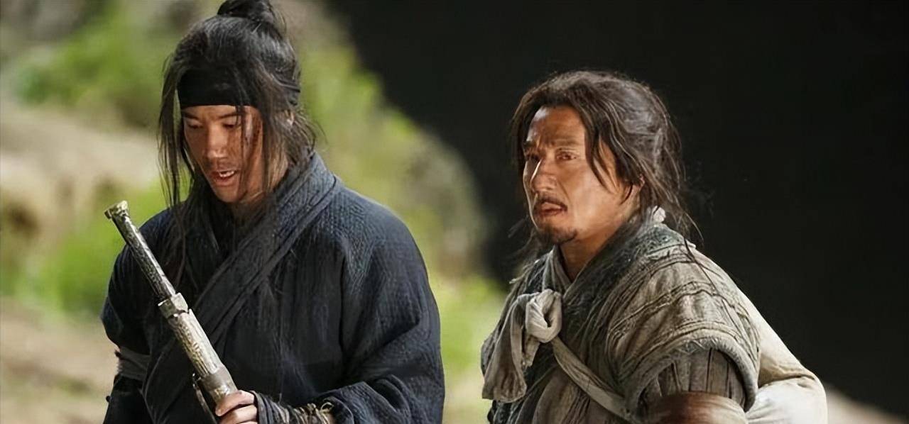 王力宏被封杀后罕见露面,好友婚礼上长发披肩面容憔悴_陶喆_成龙_音乐