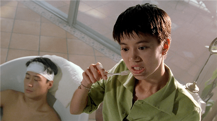 她曾演过《赌神3之少年赌神》,也许在另一个平行时空里"细七"并没有死