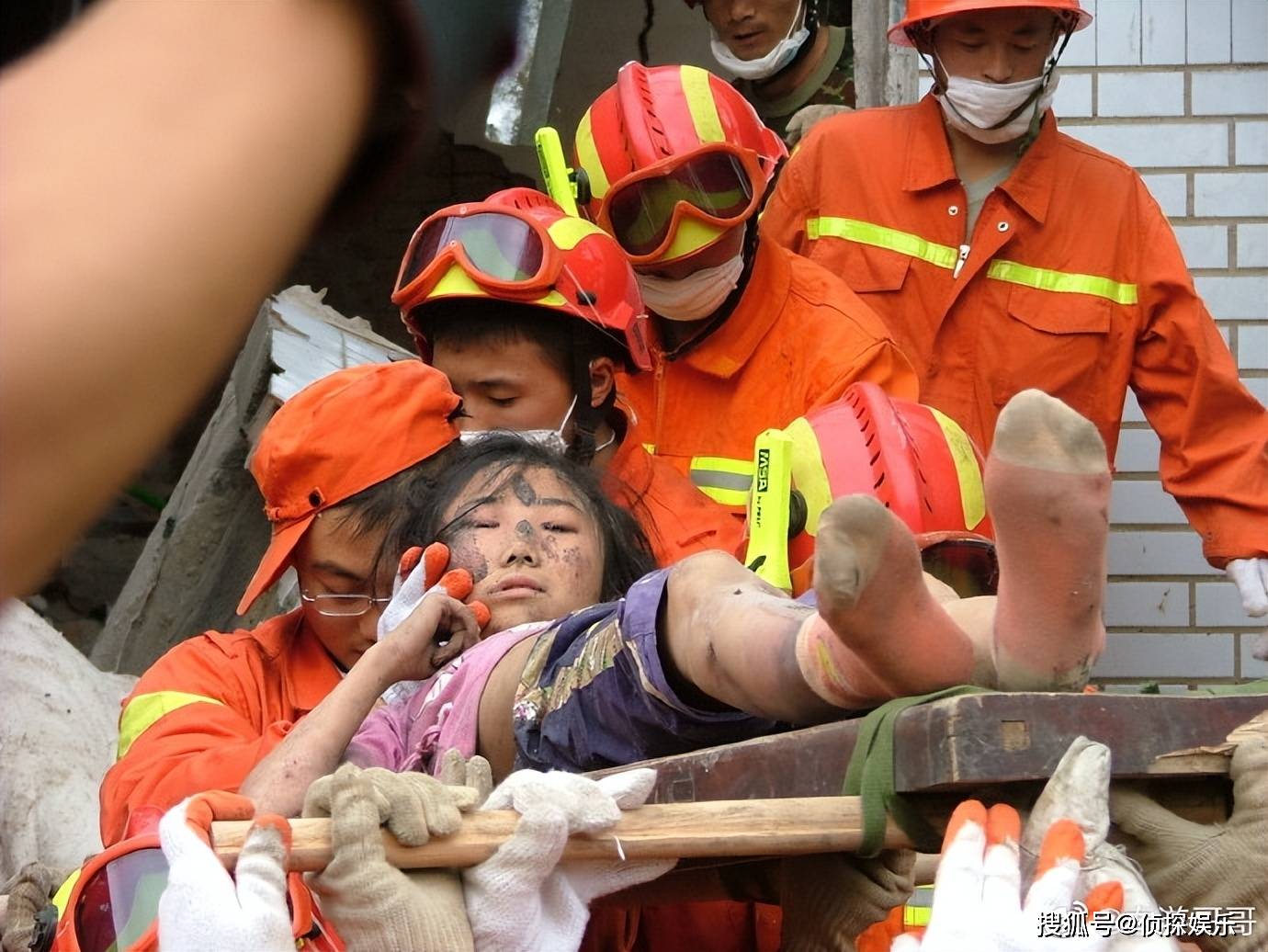 汶川地震15周年,"钢腿女孩"分享现状,被消防员男友告白超幸福_牛钰
