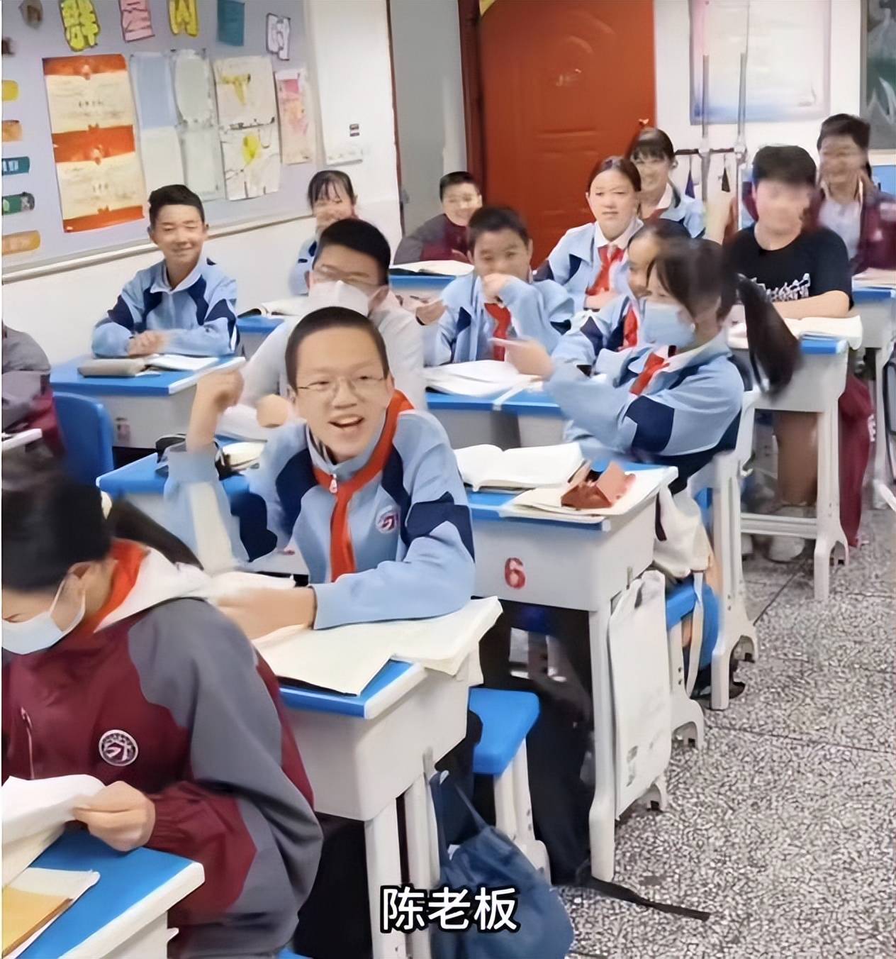 老师意外发现13岁学生已是公司老板，校方回应13岁学生是公司老板：非企业法人（当老师发现学生成为老师该怎么办）