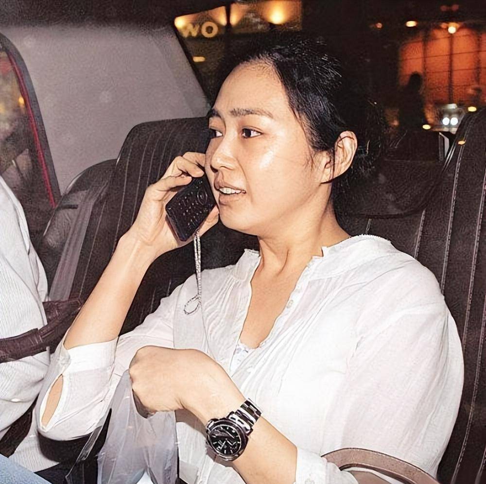 豪门出身的朱丽倩,为何心甘情愿为刘德华隐忍23年?_时分_本人_天王