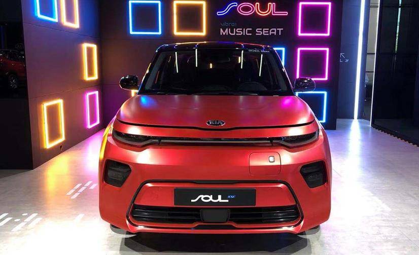 新款起亚秀尔很适合"小姐姐",车内被屏幕包围_搜狐汽车_搜狐网