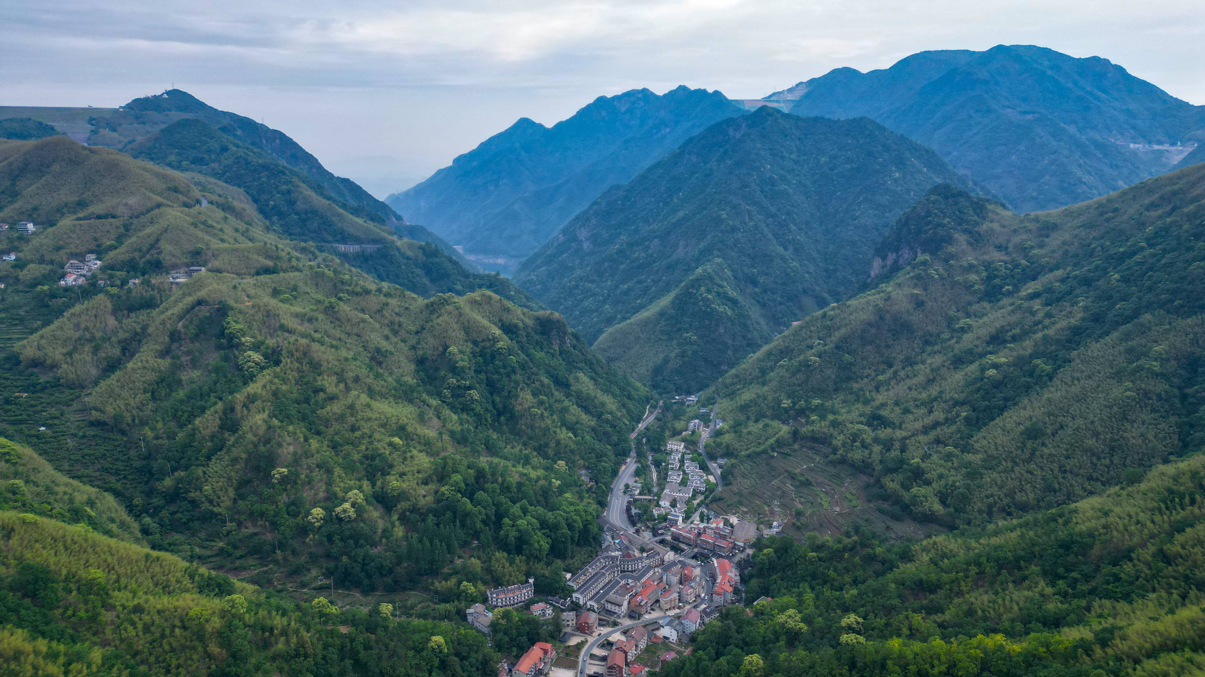 安吉农家乐第一村,占地面积最大的碧瑶山庄,初夏闲适小住最合适_大溪