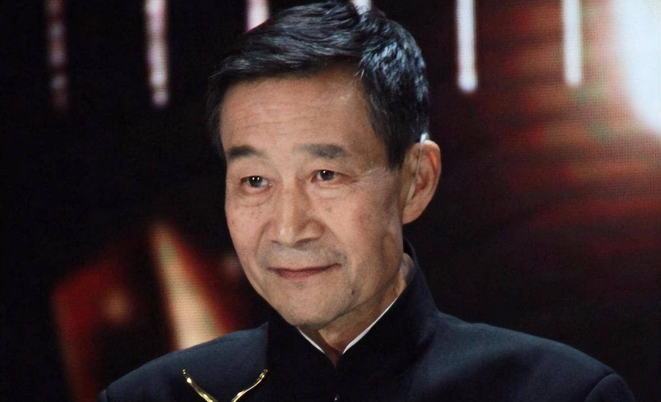 不出鲁晓威父亲所料,"宋大成"这个角色仿佛是为李雪健量身定做的.