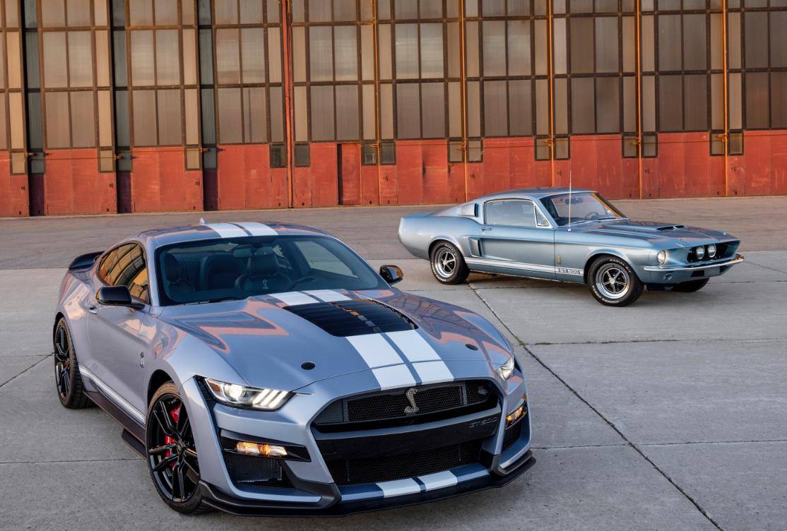 正宗v8大野马,挂眼镜蛇logo,汇率计算40多万,眼红吗?_搜狐汽车_搜狐网