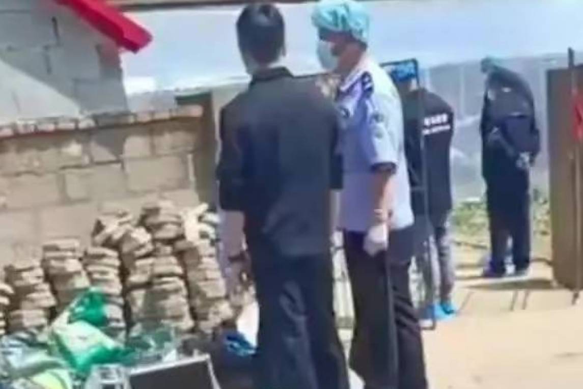 辽宁东港凶杀案:当屠刀挥向无辜的人时,再多的理由也枉然_嫌犯_人家_纠纷