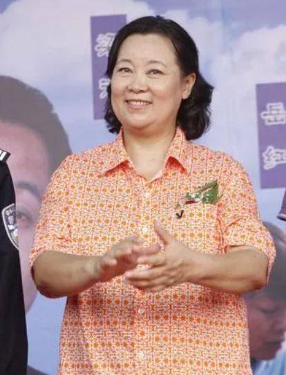 "容嬷嬷"方青卓结婚半年就被抛弃,再婚嫁给救命恩人