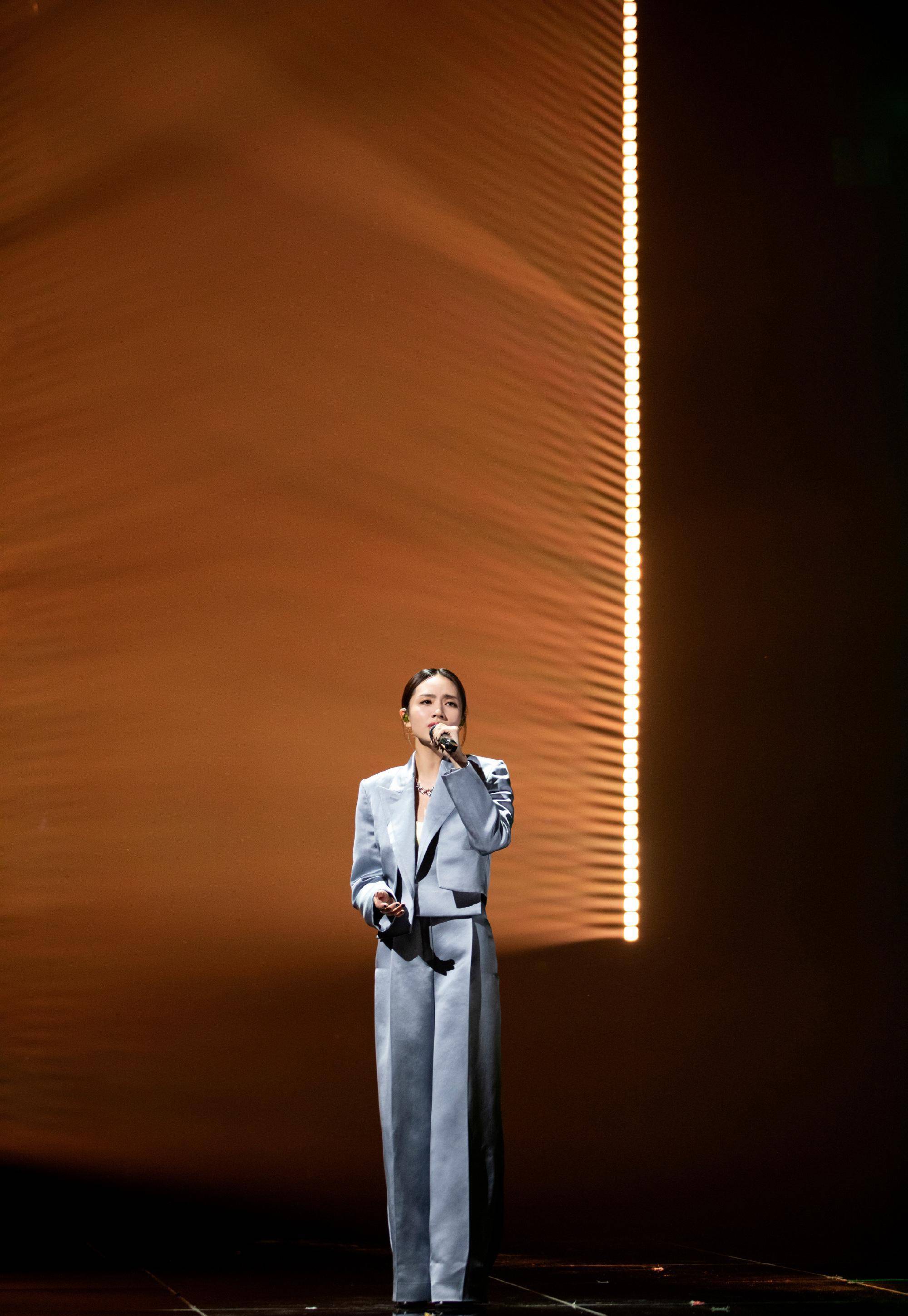 《声生不息》中,刘惜君讲述了自己在中英街的童年生活_舞台_音乐_环境