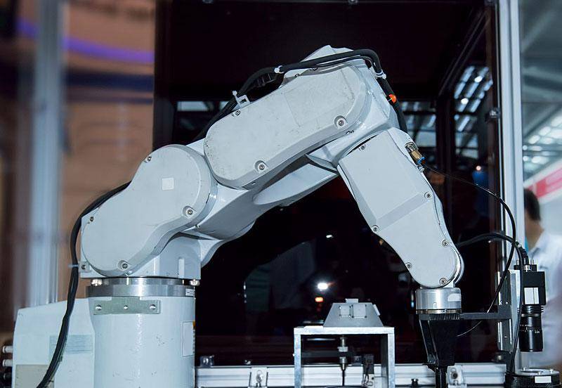 胖仔研究社编辑丨胖仔研究社前言车载清洁移动机械臂,又名工业机器人