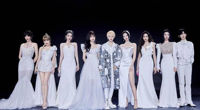 陆柯燃的经纪公司tov娱乐,其老板当初因为辗转于各大经纪公司教舞