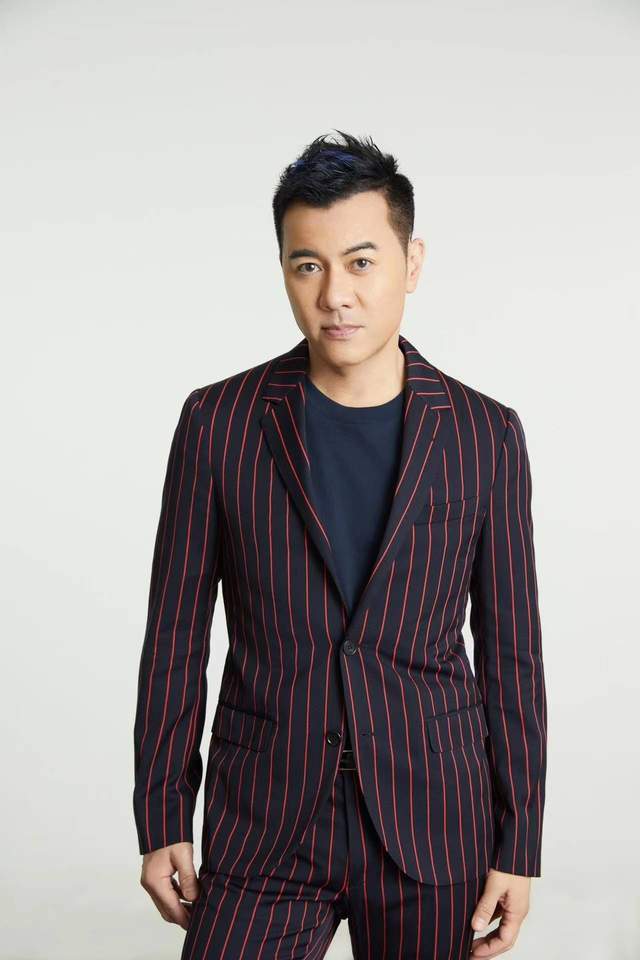 梁汉文与杨千嬅,陈奕迅并称为华星三宝,他曾凭借着《七友》,《缠绵