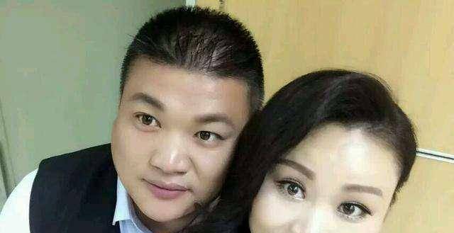 草帽姐自曝老公不老实,查到转账数目不淡定了,披头散发显颓废_事儿