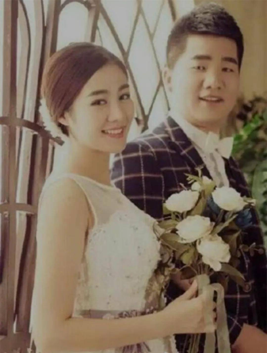 开帕拉梅拉接娃放学,网友调侃后被霸气回怼_毕畅_隋宏洋_孩子
