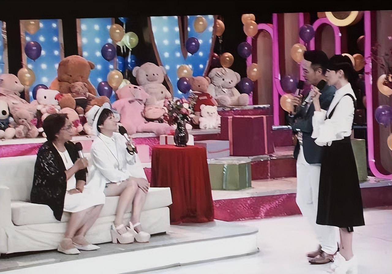 如今算了她的女儿也已经16岁,但女儿的生父是谁周艳泓一直没有透露