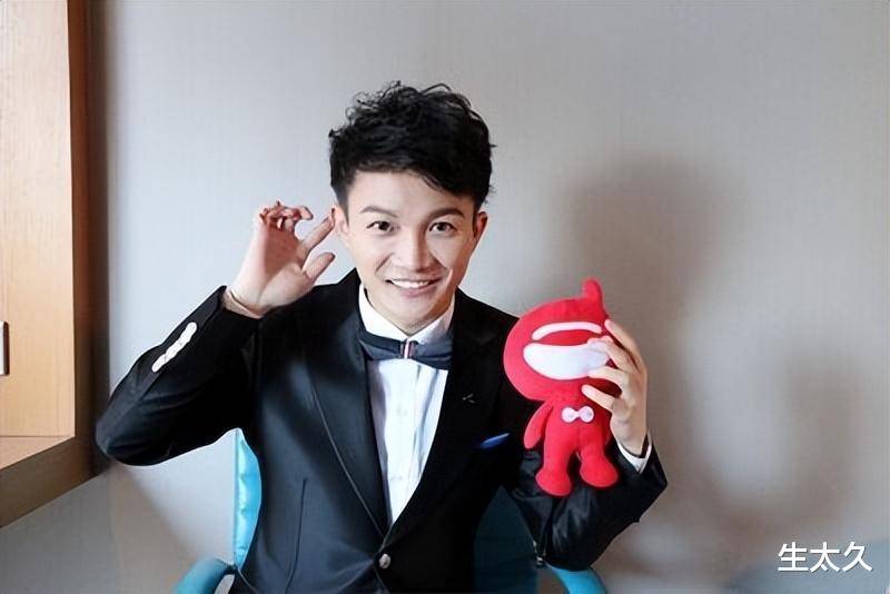 明明长着"普通脸",却被粉丝吹成"天花板",这9位