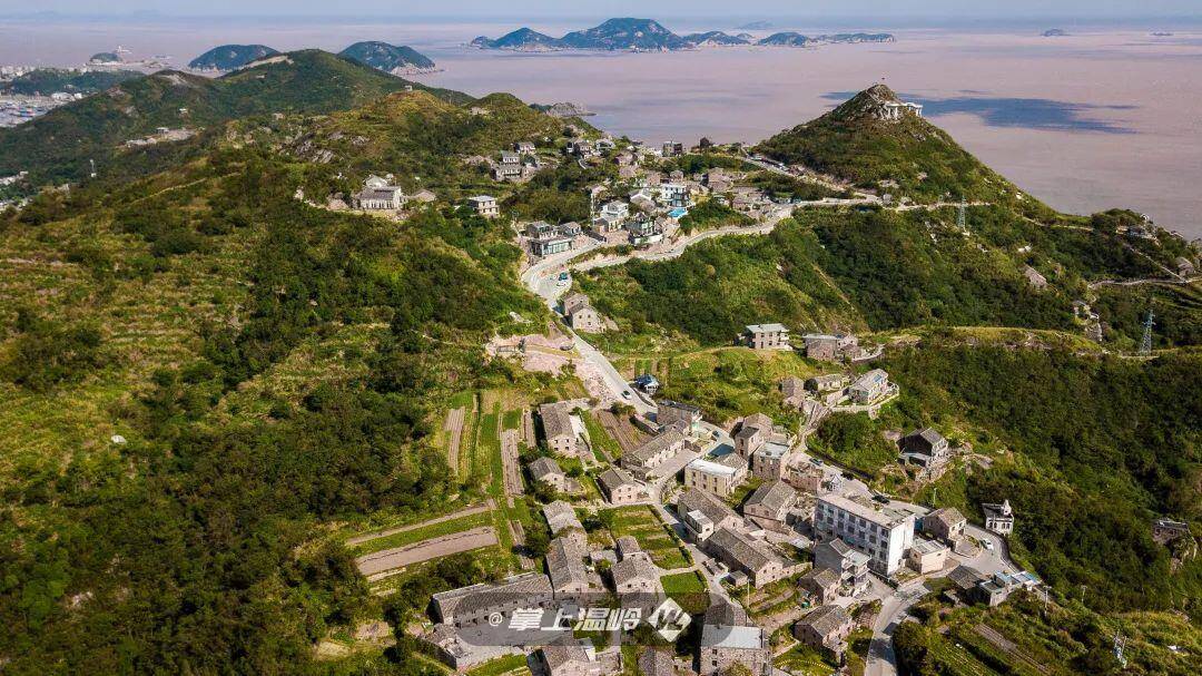 金人捧露盘·在温岭紫莲山观瀑(词十首)_吴仁鹏_文苑_诗词