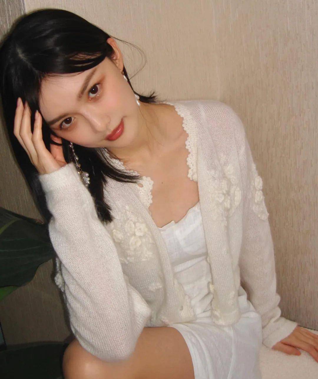 国产网红jojoqye,拥有神仙颜值的气质女神_女子_极具_脸蛋