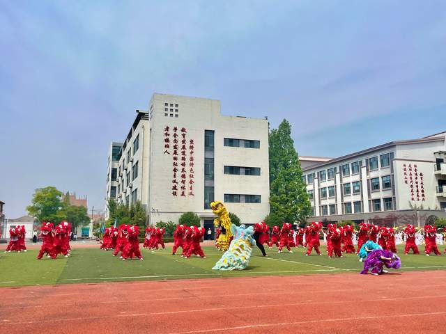 相遇五月,携手同行—青岛西海岸新区灵山卫小学校园开放日活动_家长