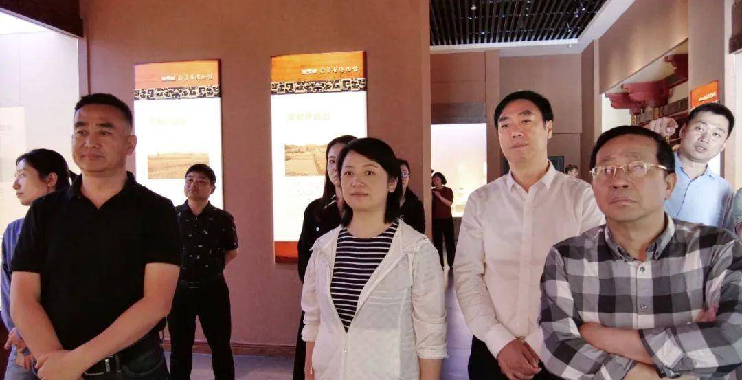 延艺导演曾执导《国家命运》《大秦赋》《向往的生活》等电视剧作品