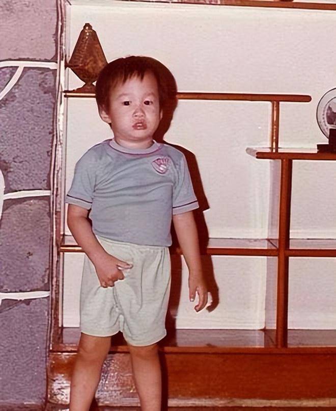 娶了比自己小8岁的柜姐peggy林姵希在孙俪成家6年后,41岁的何润东