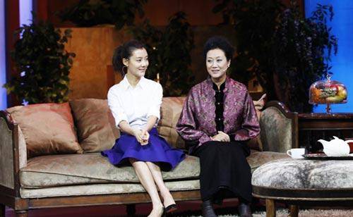 车晓和妈妈合体,65岁王丽云穿贵妇装_发展_演技_显得