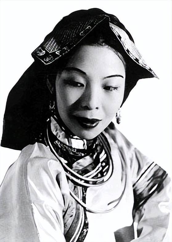 2006年2月9日,在北京病逝的戴爱玲享年90岁.