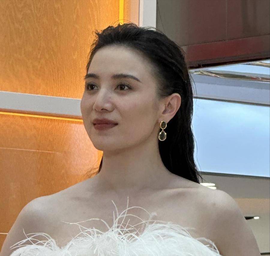 娱乐圈一半的人要向她学习,"疯女人"宋佳后半程发力,越来越好_时候