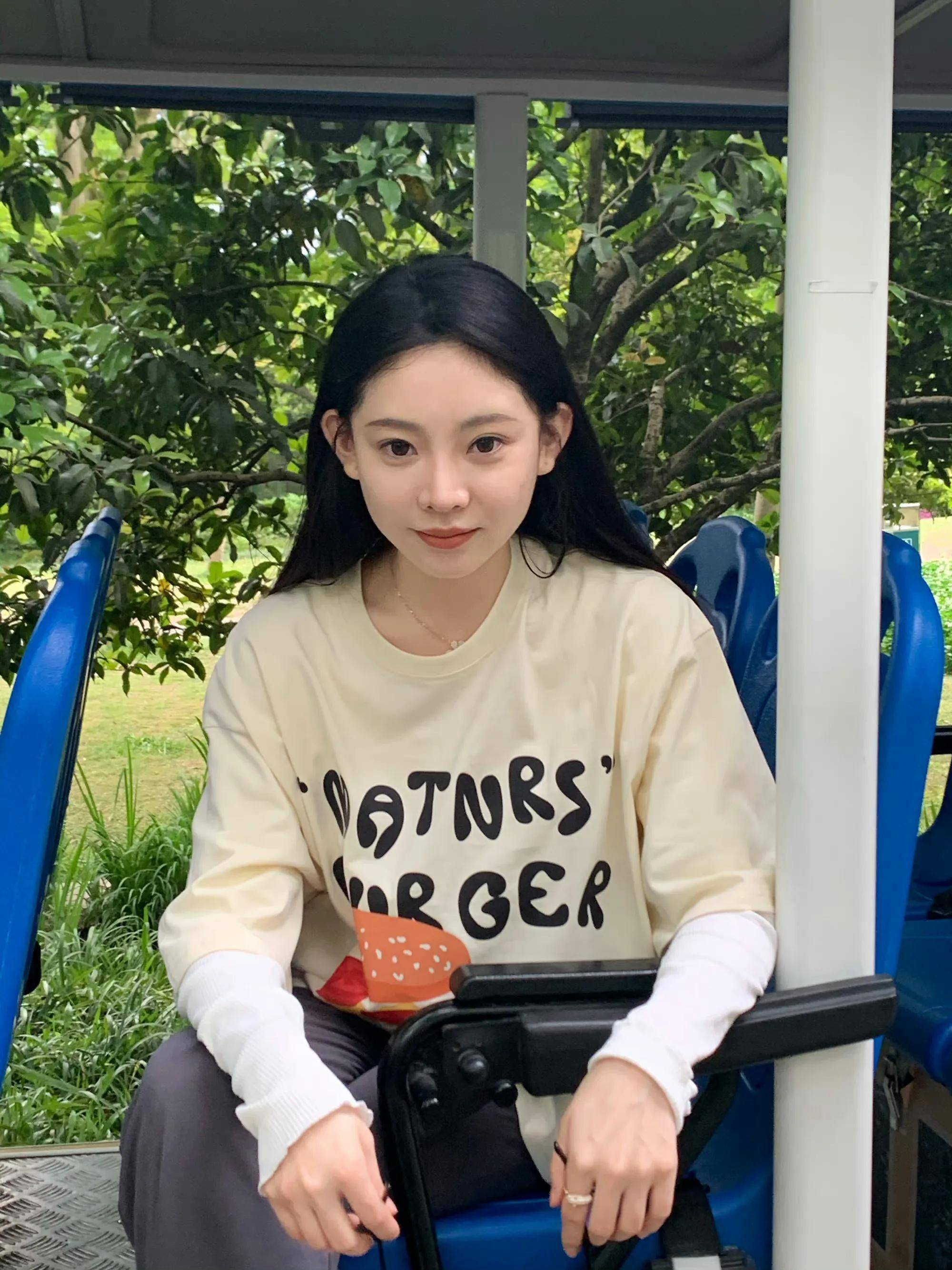 温精灵"只因一件事,人设彻底崩塌,被网友表示下头_颜九_演唱会_男朋友
