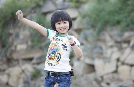 "好男人"林志颖因妻子眼泪跌下神坛,晒亲子照,大儿子罕见出镜_kimi