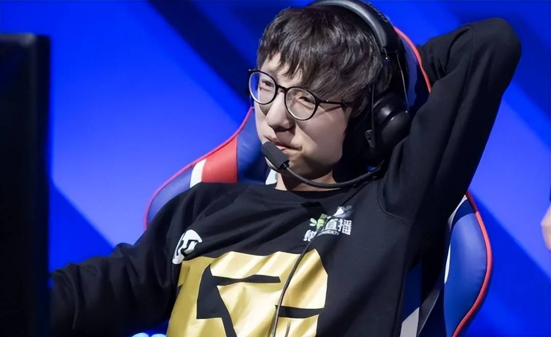 在这个过程中,老朋友mlxg就成为了gnr战队的重点帮扶