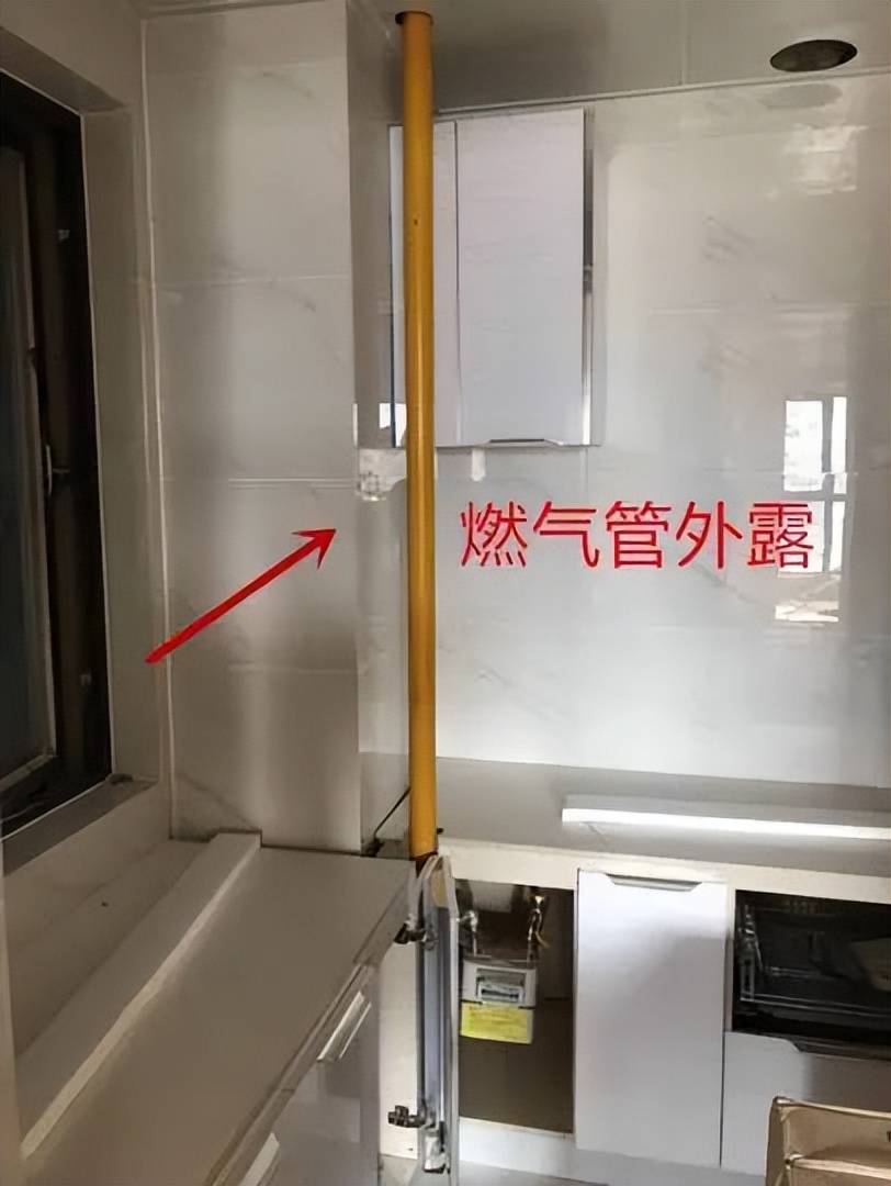 厨房燃气管外露太丑,包起来美观,但是要注意留门_方法_收纳_管道
