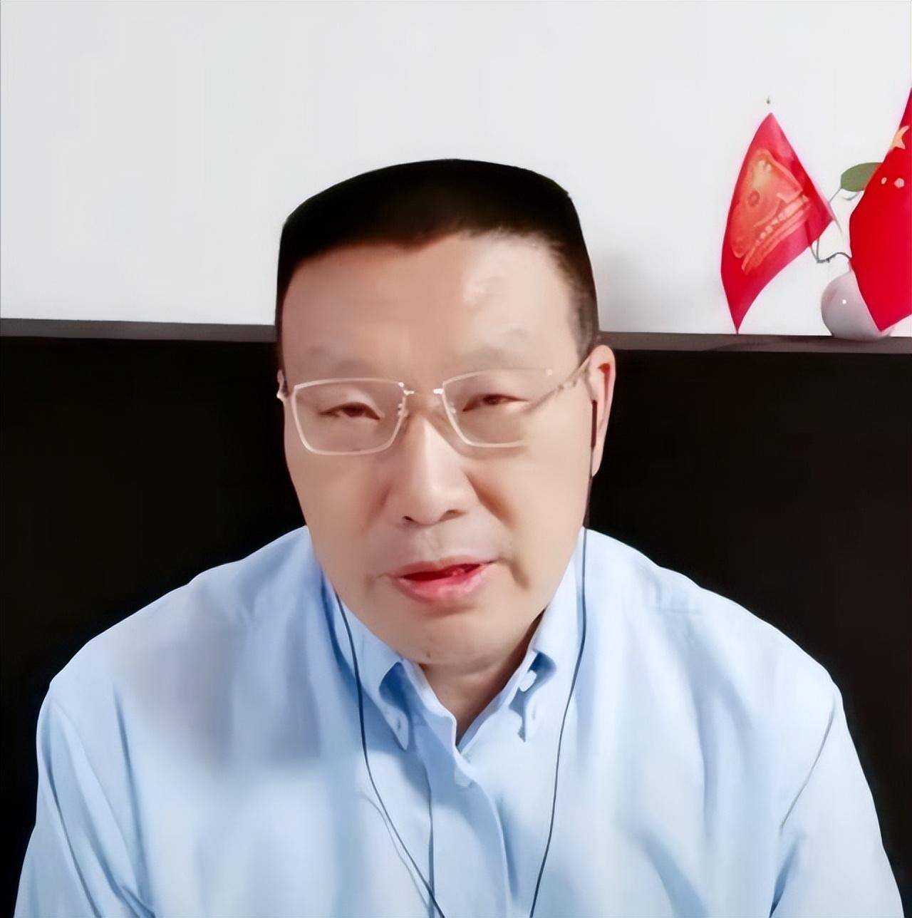 潘克律师曾公开维护郭威,陷入非议有迹可循,人设崩塌试图挽回_许妈