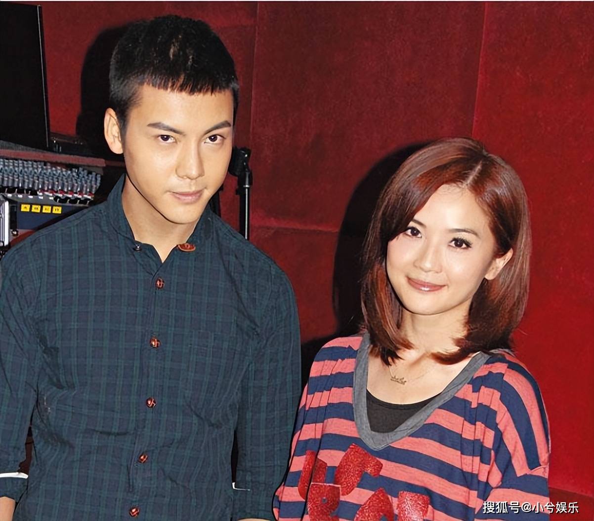 接着,阿sa与陈伟霆,石恒聪相继恋爱,分手.