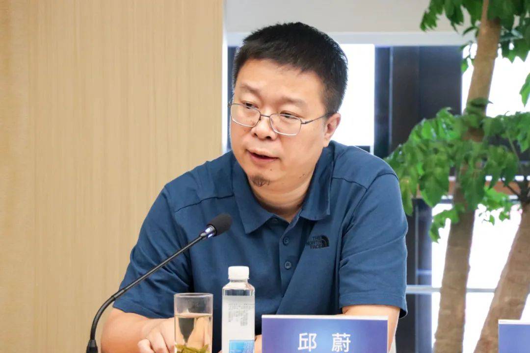 邱蔚总裁分享汇报了中国汇融四个发展思路:一是规范化经营,始终坚持合