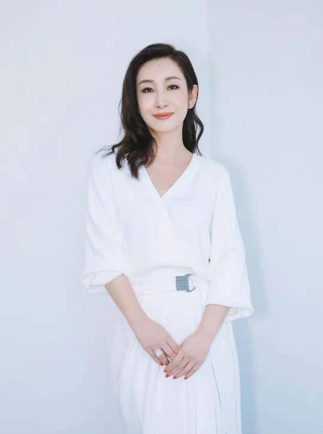 "最丑影后"秦海璐,直面敢怼黄晓明,有实力从来不用委曲求全_大厨_周迅