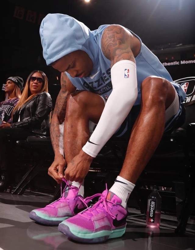 耐克app下架莫兰特一代签名鞋, 刚与欧文解约签约莫兰特_直播_媒体_1