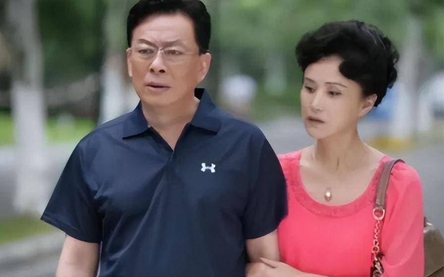 "实力演员"王诗槐:照顾癫痫儿子12年,兜兜转转和初恋共度余生_王筠