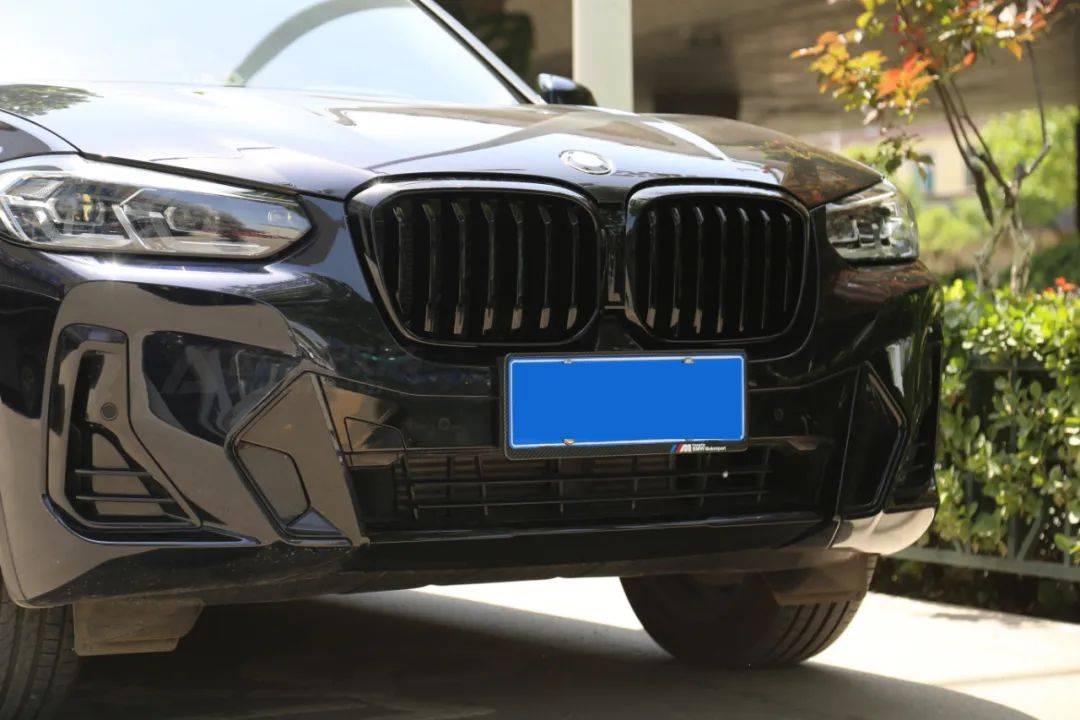 宝马x3黑化升级:亮黑中网 窗边亮条黑化 车身镀铬条黑化_搜狐汽车