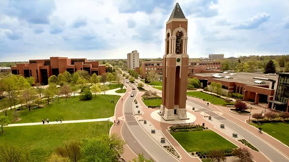 鲍尔州立大学(ball state university)建立于1899年,是美国印第安纳州