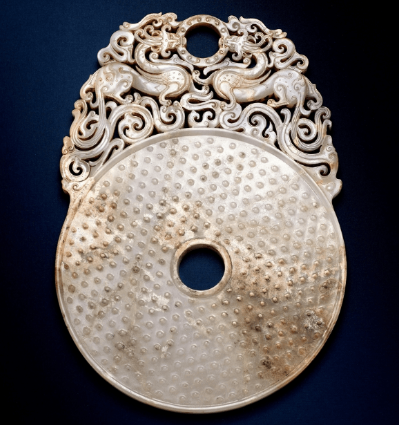 西汉 白玉双龙衔环纹出廓璧——嘉德香港拍卖回顾_汉代_装饰_整体