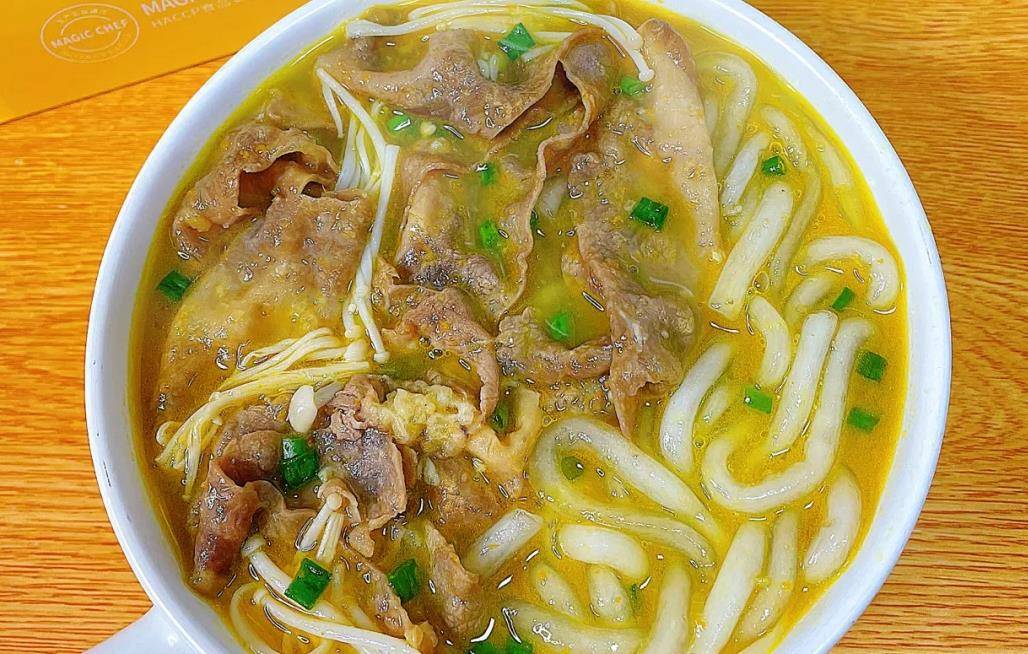 一顿饭:金汤肥牛粉 周黑鸭